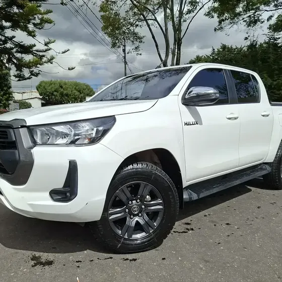 Toyota Hilux 2023 2.4 Diésel 4x4