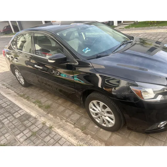 Nissan Sentra 1.8 Advance Cvt