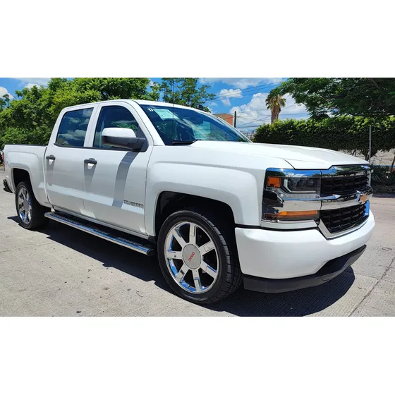 Chevrolet Silverado 5.4 2500 Doble Cabina Ls 4x2 At