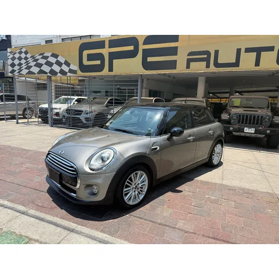 Mini Cooper 1.5 Pepper 5 Puertas At