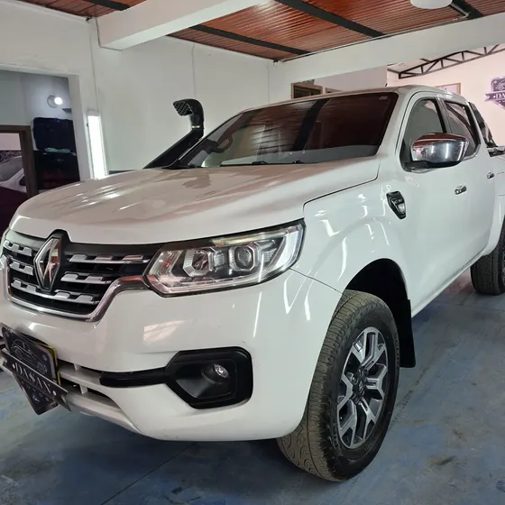 Renault Alaskan 2017 2.5 Zen Mecánica Full Equipo
