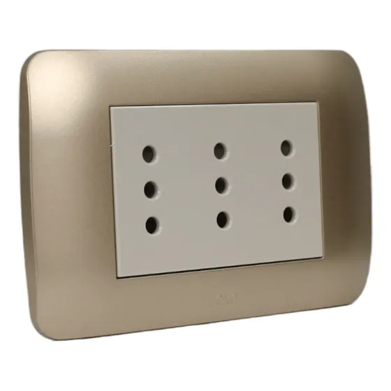 Toma Triple Compacto 10a 250v Beige / Titanio Lexo