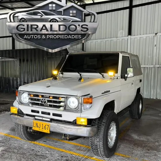 Toyota Land Cruiser 1985 4.0 Fj73
