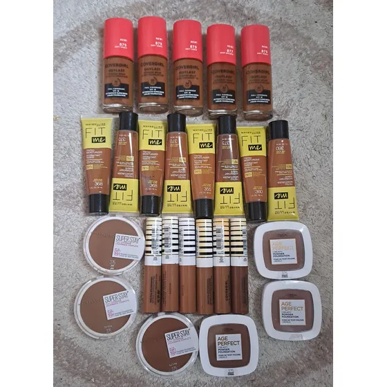 Lote De Maquillaje (25 Productos En Liquidación)