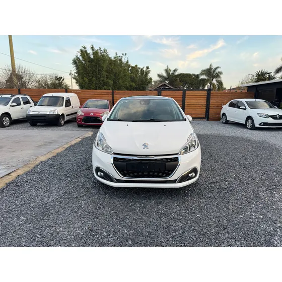Peugeot 208 1.2t Allure 5p Aut