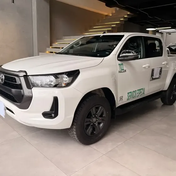 Toyota Hilux 2027 2.4l