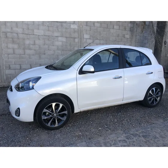 Nissan March Advance Pure Drive F2