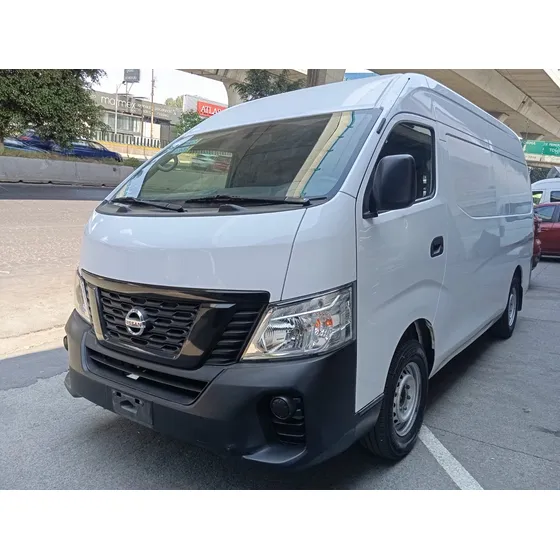 Nissan Urvan 2.5 Panel Amplia Aa Mt
