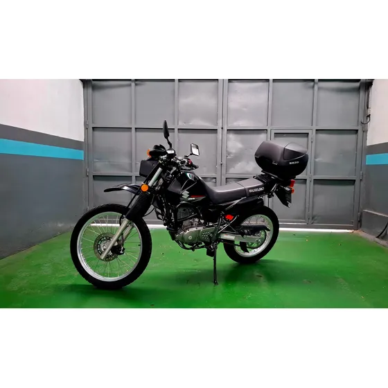 Suzuki Dr200