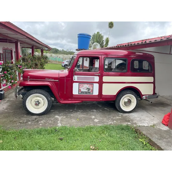 Jeep Willys Station Wagon Restaurado