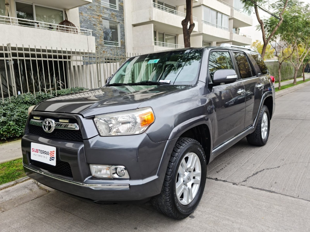 Toyota 4runner 4.0 Limited At 4x2 2010