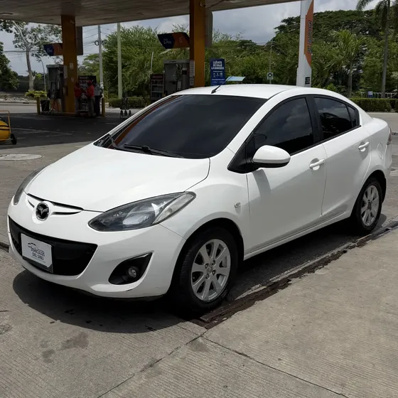 Mazda 2 2011 1.5cc Sedán 2011