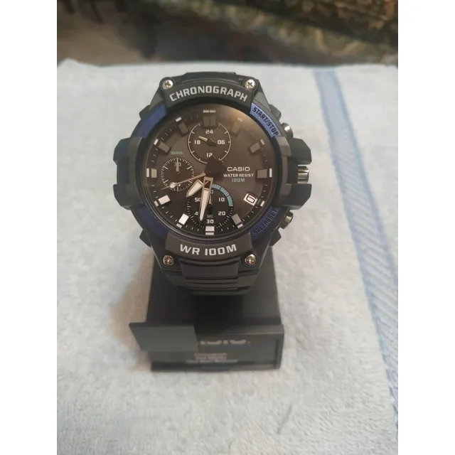 Reloj Casio Con Bordes Azules. Nuevo Y Original.