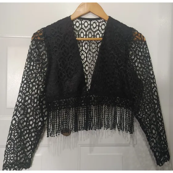 Chaqueta Corta Con Diseño Tejido Y Flecos, Talla S, Usada