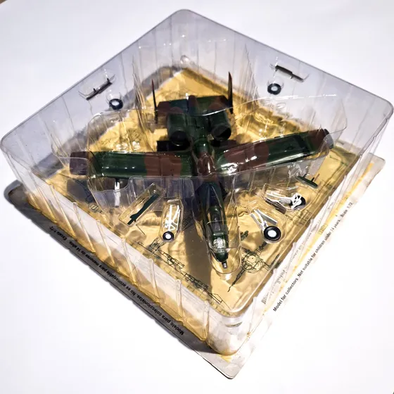 Avião Fairchild Republic A-10 Thunderbolt Ii - Escala 1:72