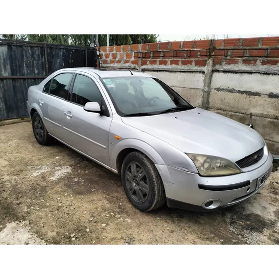 Ford Mondeo 2.5 Ghia V6