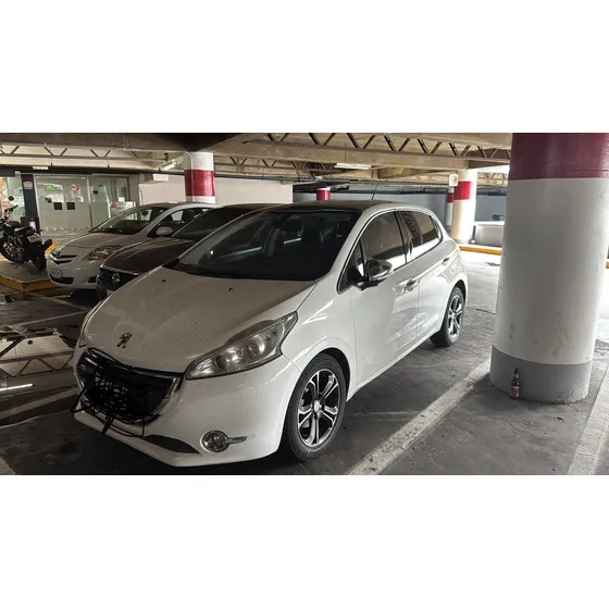 Peugeot 208 1.6 Féline At