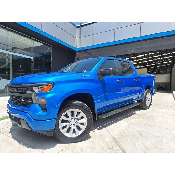Chevrolet Silverado 5.3 Custom 4x4 At