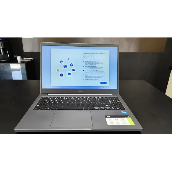 Samsung Book 550xda-kv3, Intel I3, 4gb Ram, 256gb Ssd