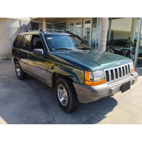 Jeep Grand Cherokee 2.5 Laredo