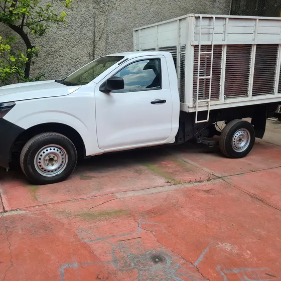 Nissan Np300 2020 2.5 Estacas Dh Aa Pack Seg Mt