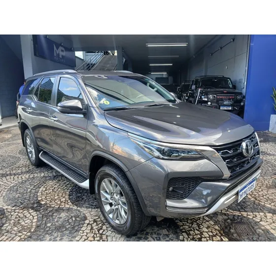 Toyota Hilux Sw4 2.8 D-4d Turbo Diesel Srx 7l 4x4 Automático