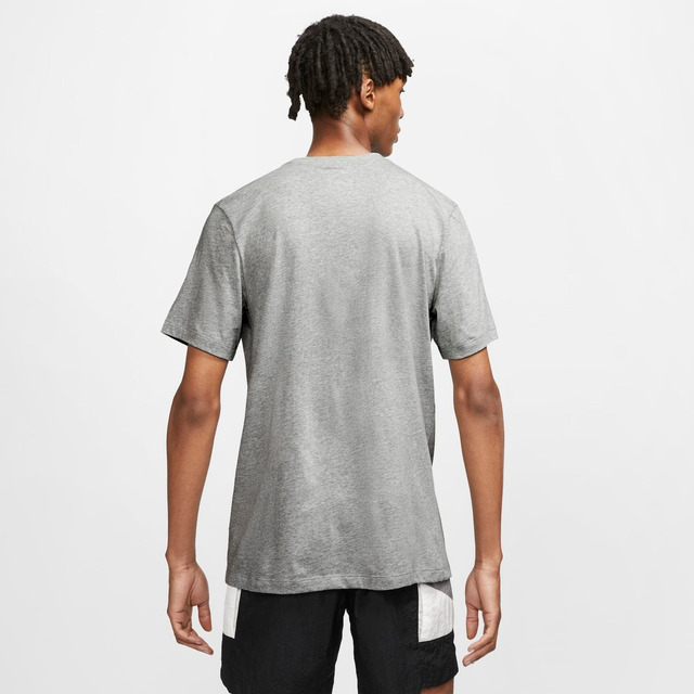 Camiseta Nike Sportswear Club Masculina Camiseta Nike Sportswear Club Masculina
