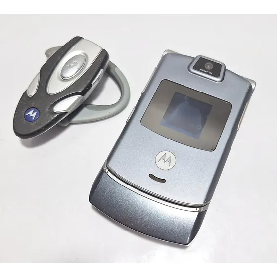 Antigo Celular Motorola V3 + Fone Original Coleção