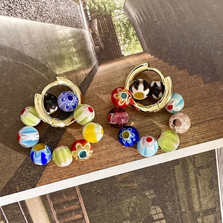 Aretes Retro Con Gemas Para Primavera Aretes Retro Con Gemas Para Primavera