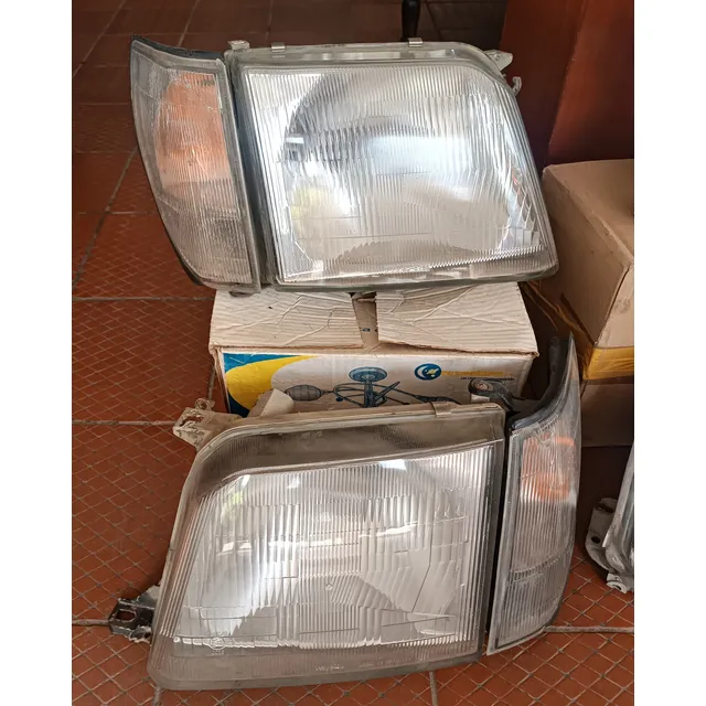 Faros Delanteros Toyota Meru Usados