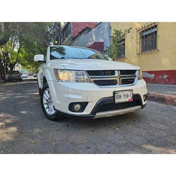 Dodge Journey 2.4 Sxt 5 Pasajeros Plus Mt