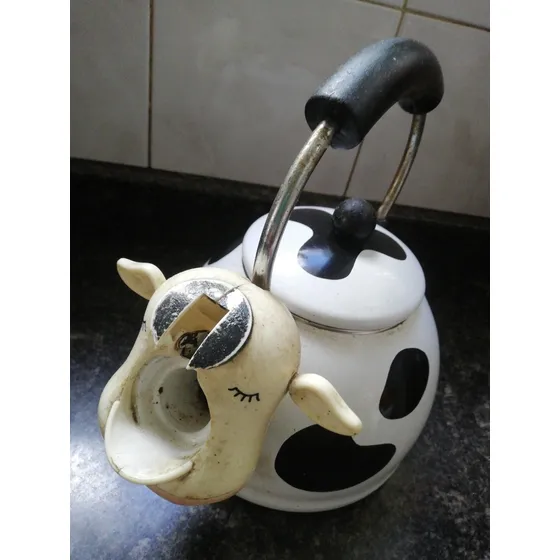 Tetera De Aluminio De Vaca Usada