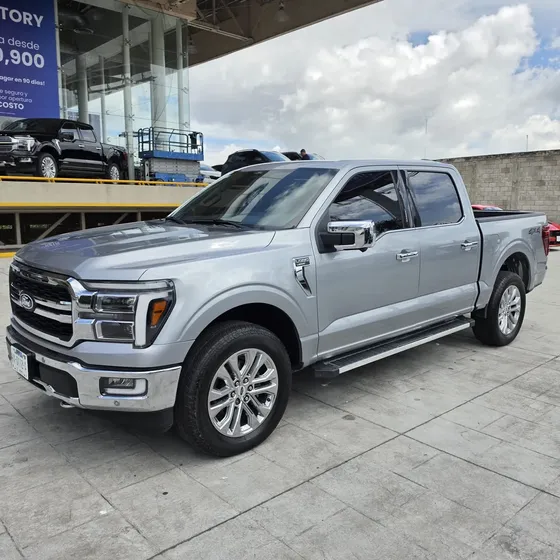 Ford Lobo 2024 3.5 Doble Cabina Lariat 4x4 At
