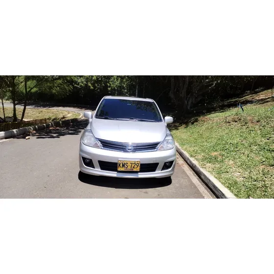 Nissan Tiida Hb 1.8 Premium