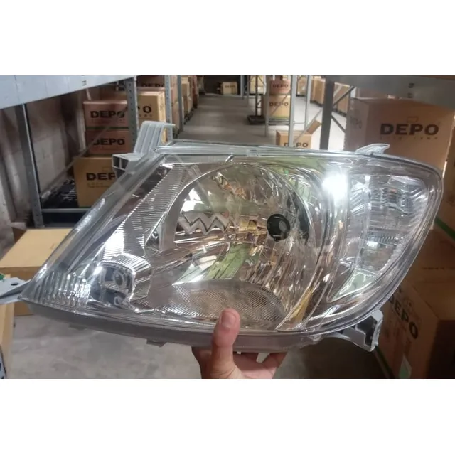 Faro Derecho Toyota Hilux Kavak 4.0 07-11 (blanco) Depo