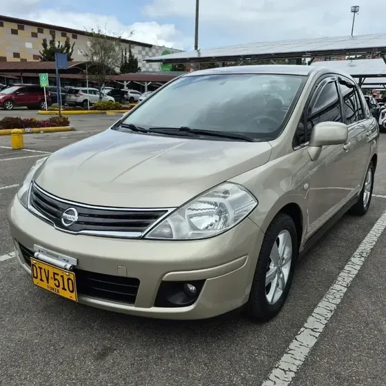 Nissan Tiida 2012 1.8 Premium