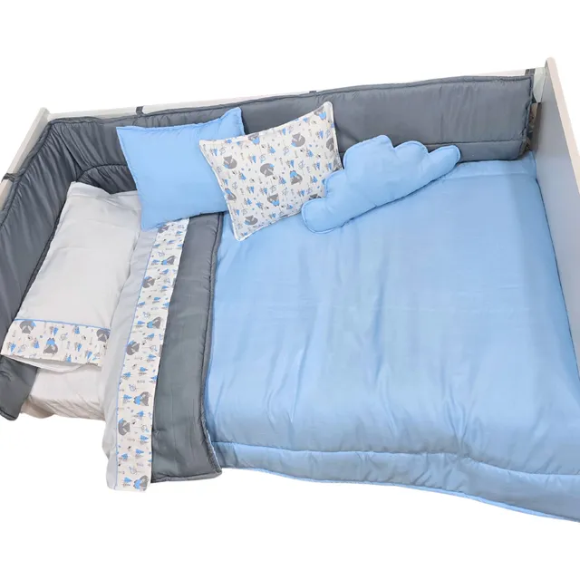 Acolchado + Chichonera + Sabanas + 3 Almohadones Cuna Común.