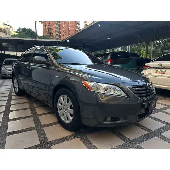 Toyota Camry V6