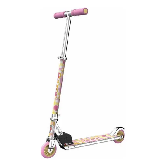 Razor Kick Scooter Edición Especial Strawberry Banana Color Rosa Claro