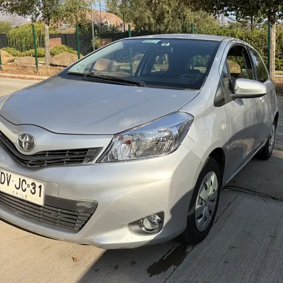 Toyota Yaris 2012 1.3 Sport Gli Mec 2012 en Peñalolén - RM (Metropolitana) usado