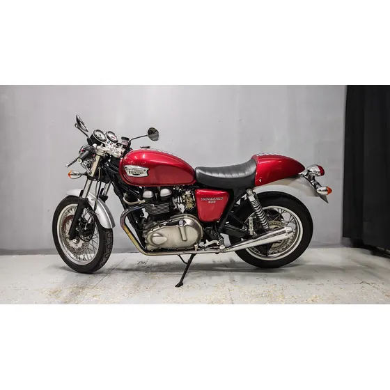 Triumph Thruxton 900