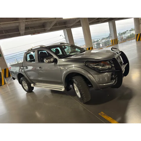 Mitsubishi L200 2.4 Cabina Doble 4x2 Mt