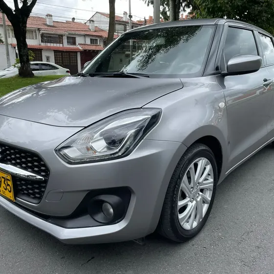 Suzuki Swift Hibrido 2023 1.2 Glx 2wd