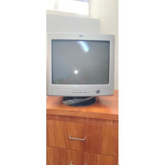 Monitor Hp 7540 De 15 Pulgadas Culon Con Cable Vga Y Su Base