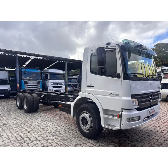 Atego 2425 Ano 2009 Trucado Chassi Carroceria Bau