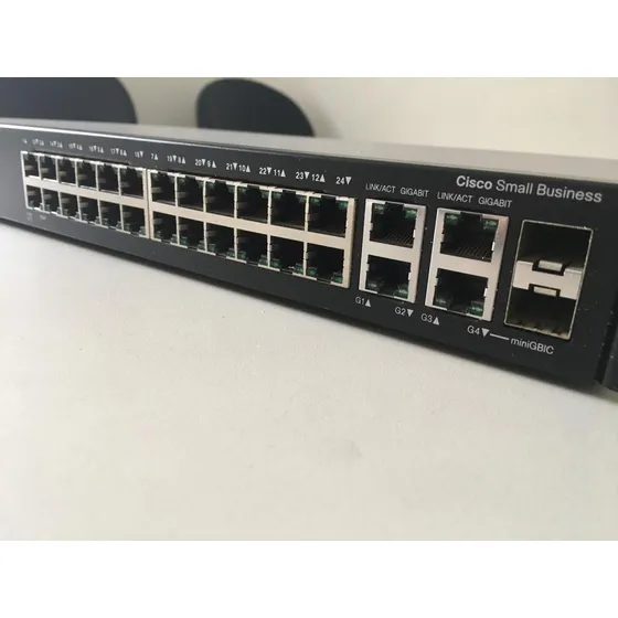 Kit 2 Switch Cisco Gerenciável Sf300 24 Fast, 4 Giga 2 Sfp