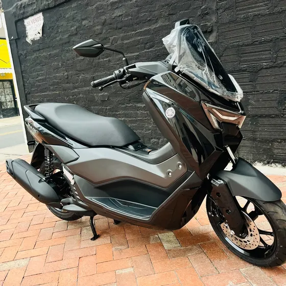 Yamaha N Max Color Negro-nueva-
