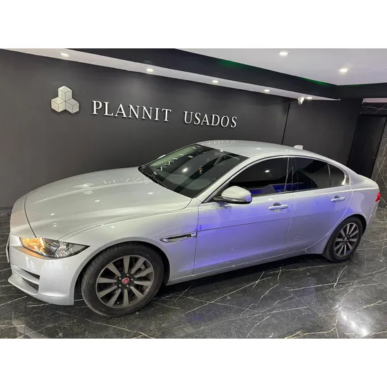Jaguar Xe 2.0 Se 240cv