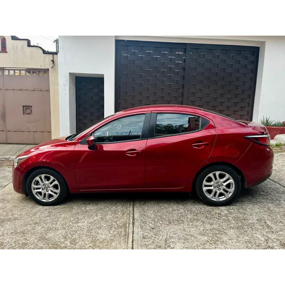 Toyota Yaris 1.5 R Xle 1.5 R Xle At