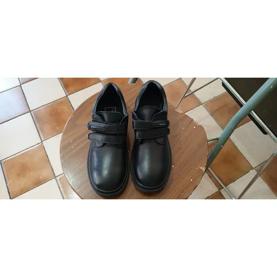 Zapatos Escolares Pocholin. 38/39.